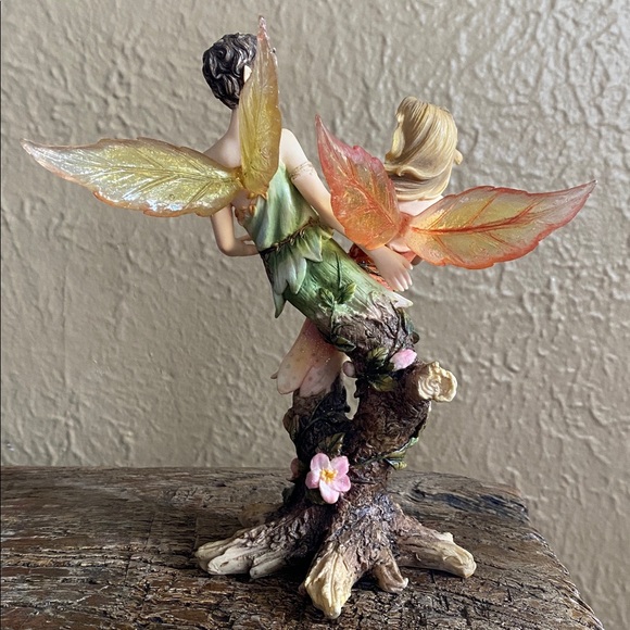 🧚♀️Rare🧚♀️Faerie Glen🧚♀️Amorflutter Figurine - Picture 3 of 10
